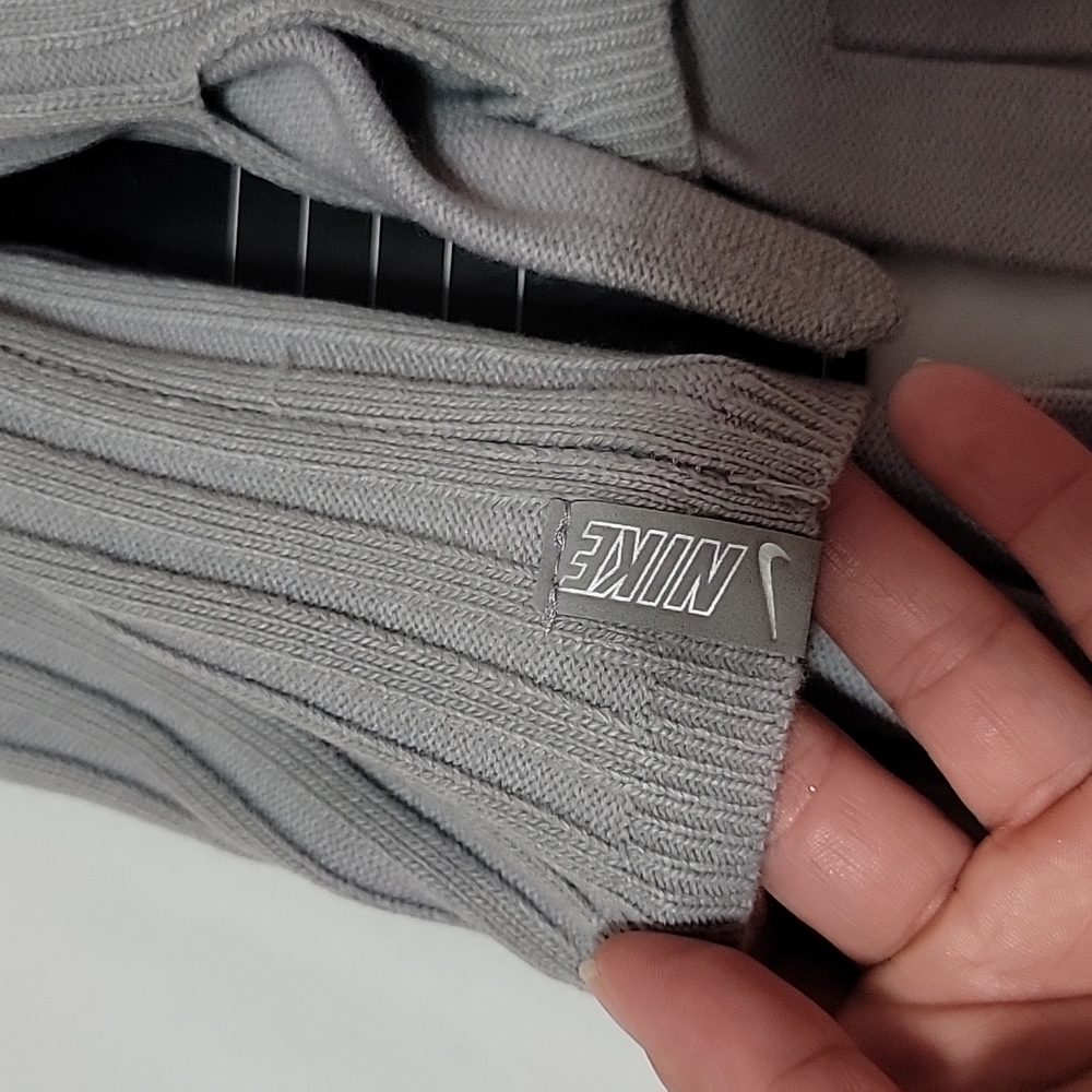 Nike Knit Gloves - Picture 2 of 4